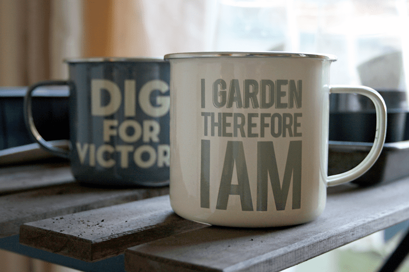 Thoughtful Gardener enamel mugs; 'I garden therefore I am'