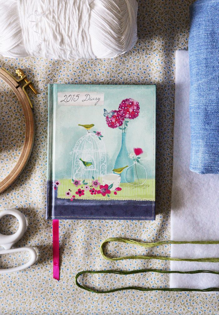 How to sew your own planner cover (works for any hardback book) | Crafting Fingers #sewing #books #pattern