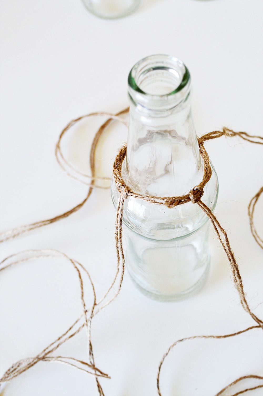 Knotted macrame bottle vases #DIY #macrame 