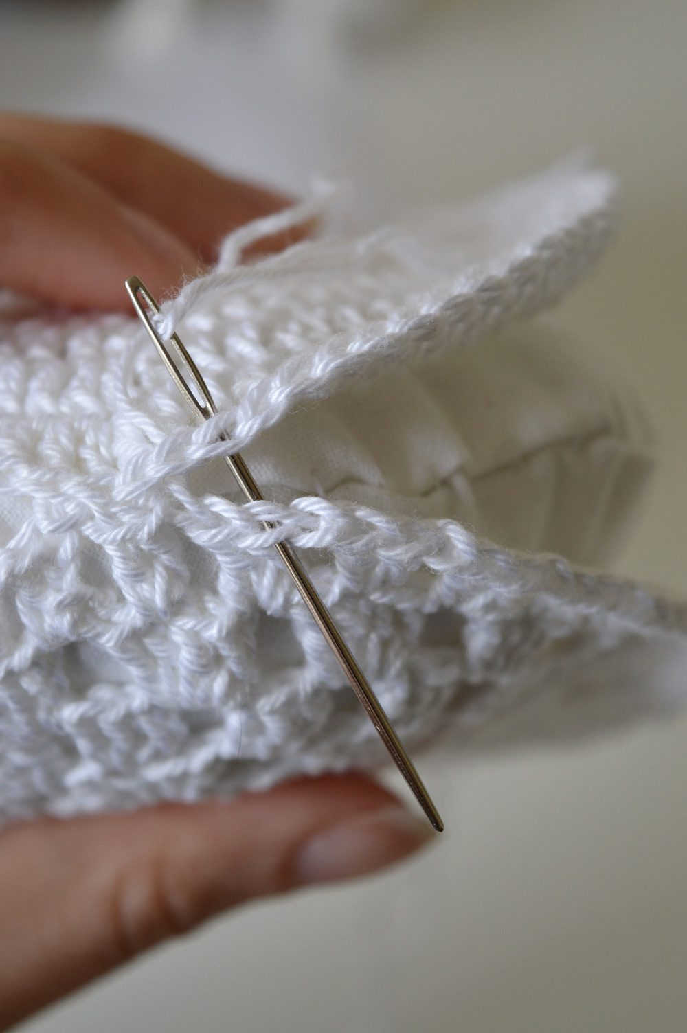 DIY crochet pincushion tutorial + pattern 