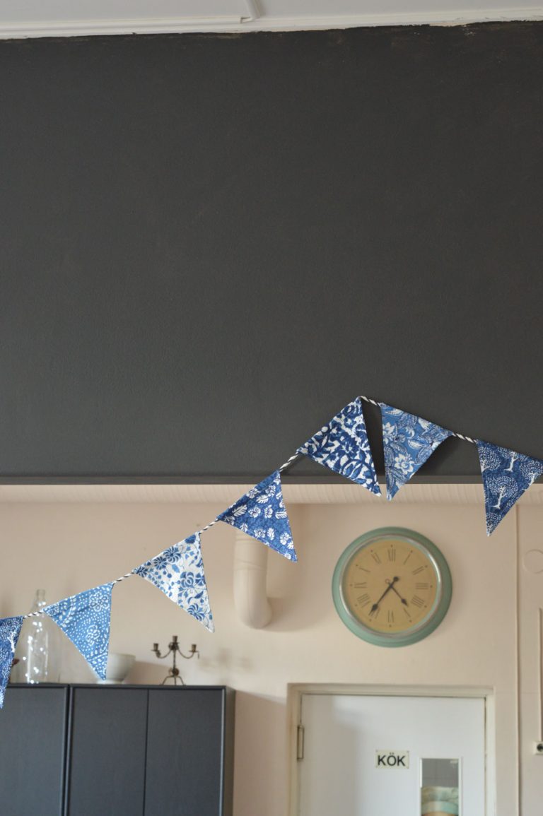 Annie Sloan Wall Paint Review (+ Beginner Friendly Wall Painting Guide)